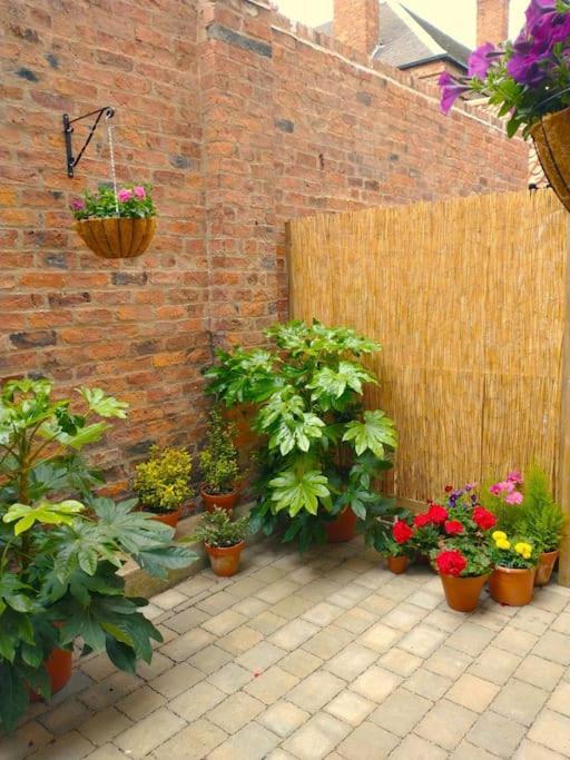 The Boutique York Garden Studio Exterior photo
